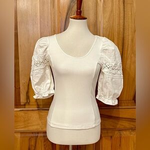 Free People White Stretch Top, Puffed Linen Sleeves Peekaboo Crochet Trim EUC XS